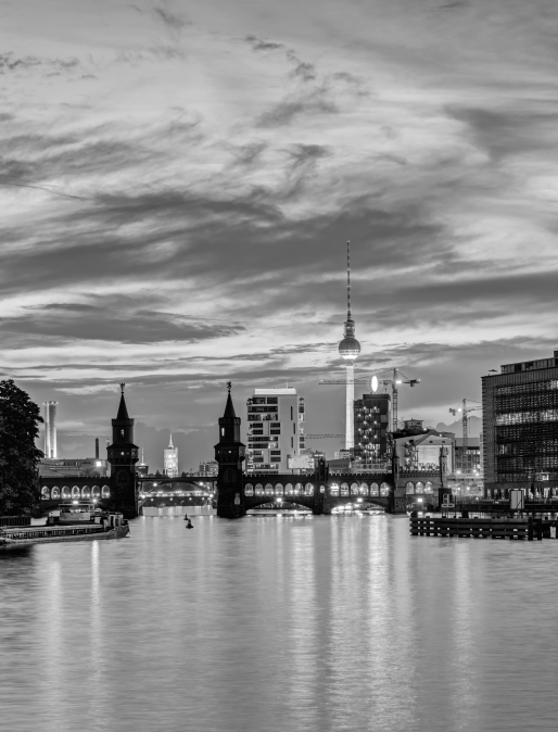 Bild von Berlin mit Fernsehturm und Oberbaumbrücke | 3DT UG – Ihr digitaler Thinktank